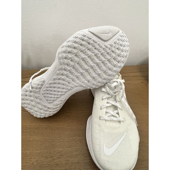 NEW Nike Zoomx Invincible Run FK 3 Men\'s Size 8.5 White/Photon Dust DR2615 103 main image 8